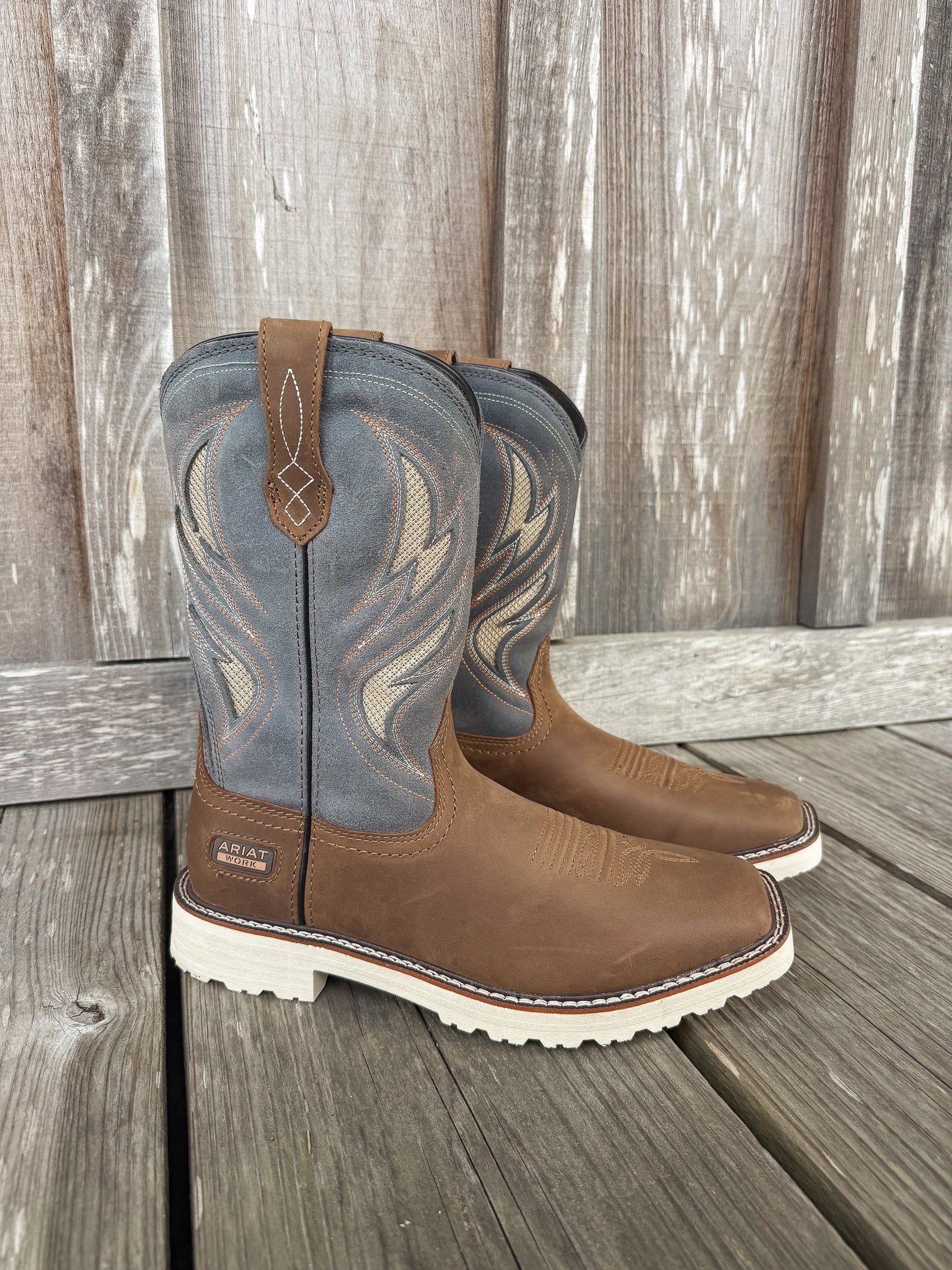 10061285 | Activator VentTEK Square Toe Work Boots