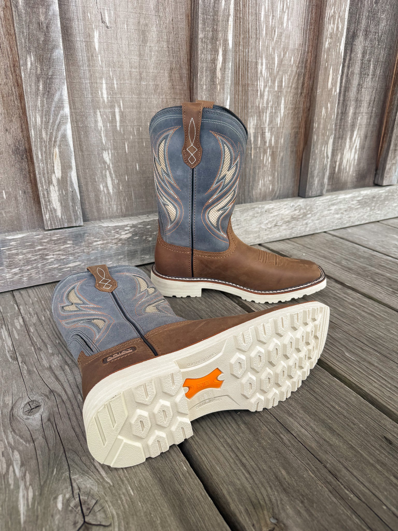 10061285 | Activator VentTEK Square Toe Work Boots