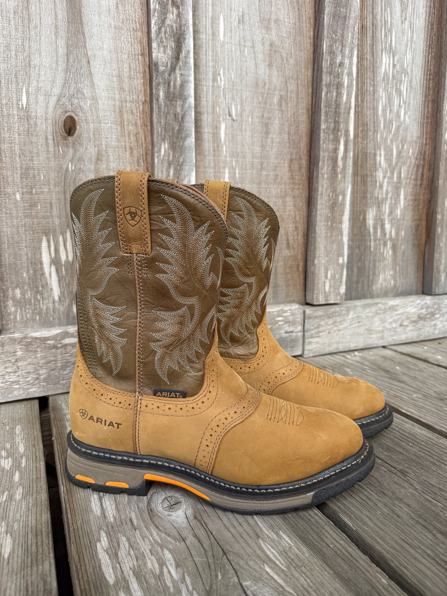 10001188 | WorkHog Round Toe Work Boots