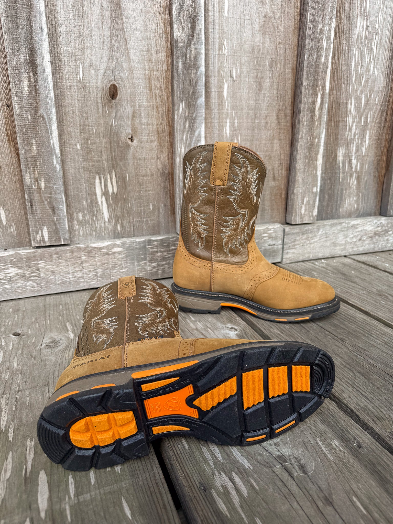 10001188 | WorkHog Round Toe Work Boots