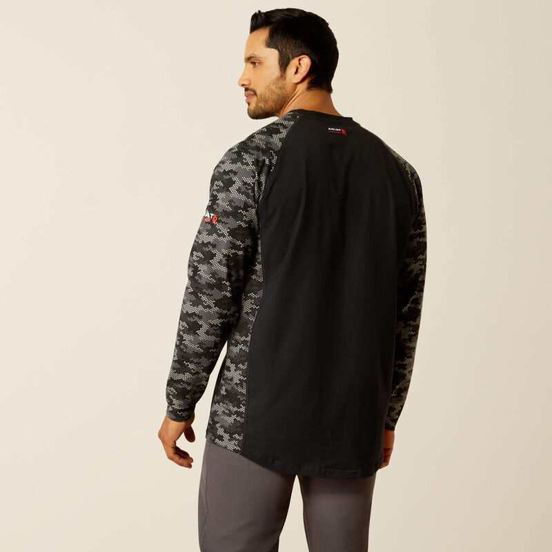 10052090 | FR AC Stretch Camo Baseball T-Shirt in Black/Grey Camo