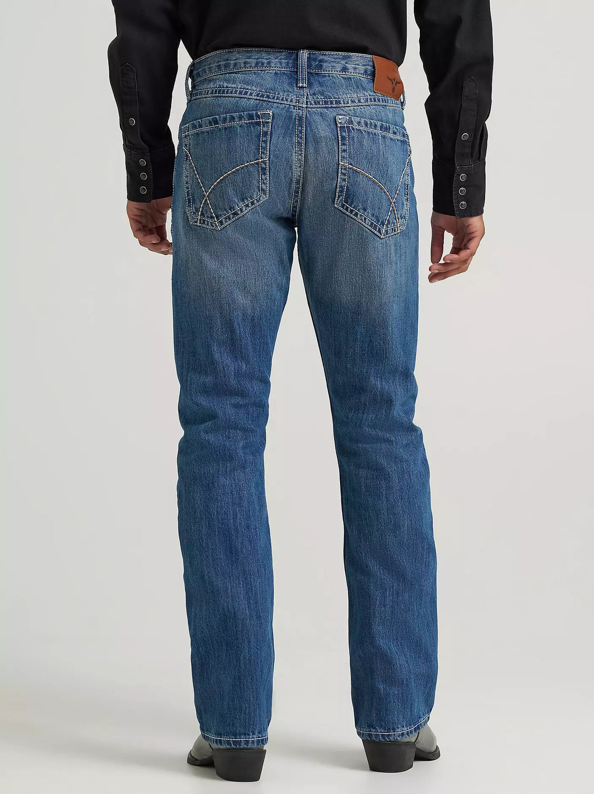42MWXLB | Wrangler NON-FR 20X NO. 42 Vintage Bootcut Jeans in Light Blue