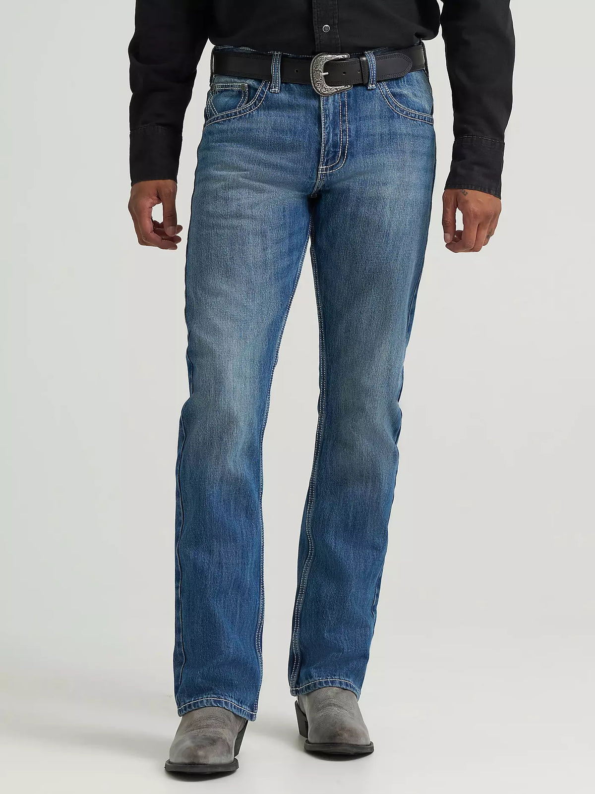 42MWXLB | Wrangler NON-FR 20X NO. 42 Vintage Bootcut Jeans in Light Blue