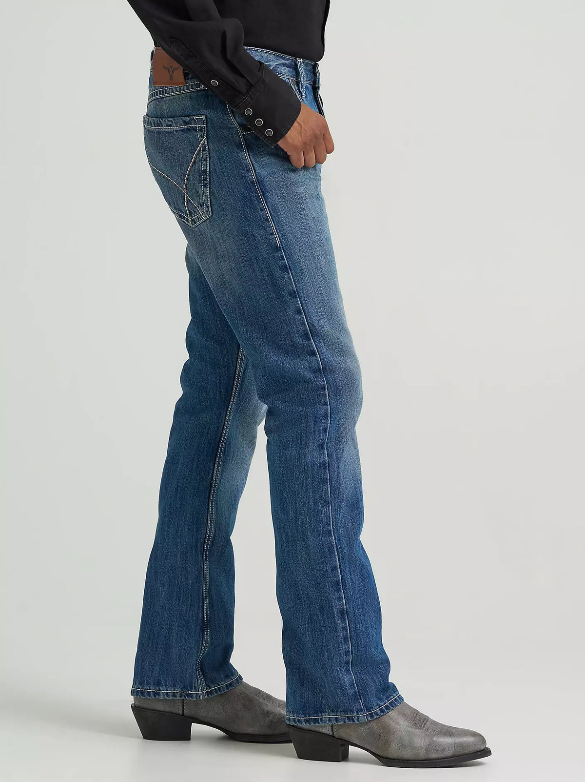 42MWXLB | Wrangler NON-FR 20X NO. 42 Vintage Bootcut Jeans in Light Blue