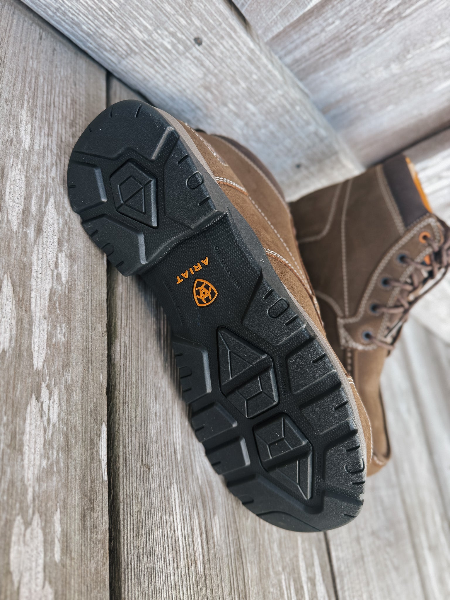 10073366 | Edge Chukka 6" Composite Toe Work Boot