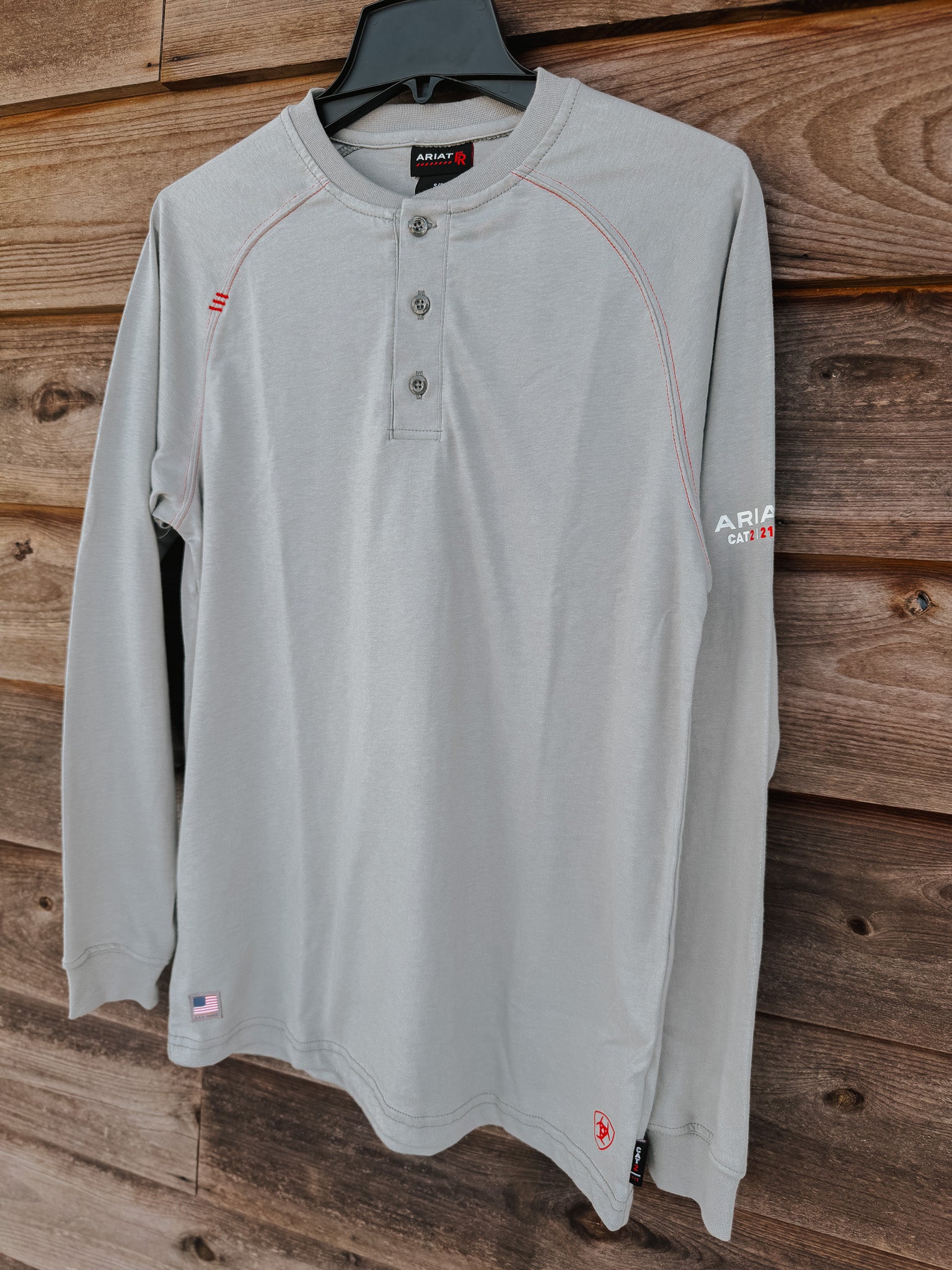 10013519 | FR Henley in Silver Fox