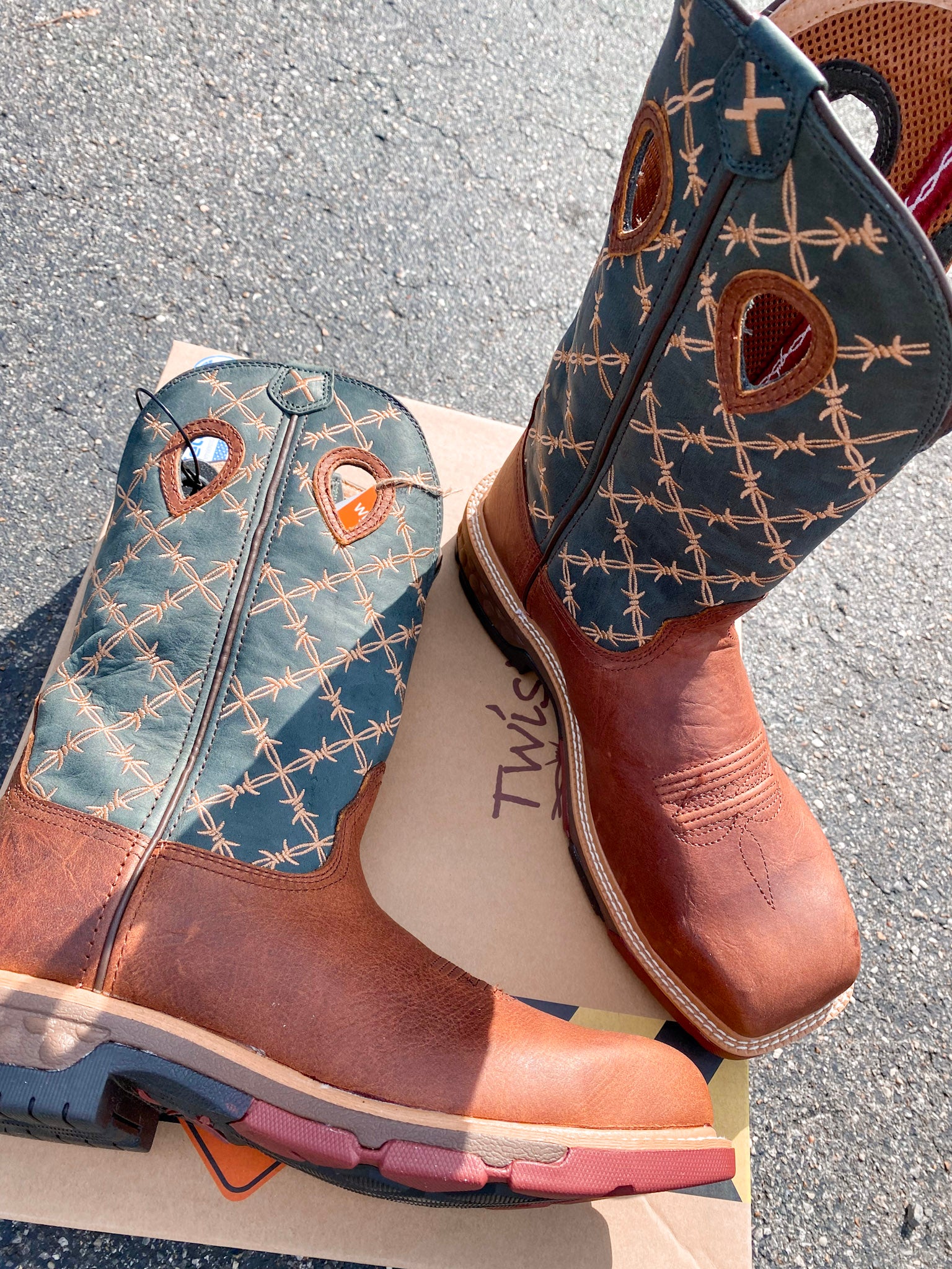 MXBN002 | Barbwire Embroidery Square Nano Composite Toe Work Boots