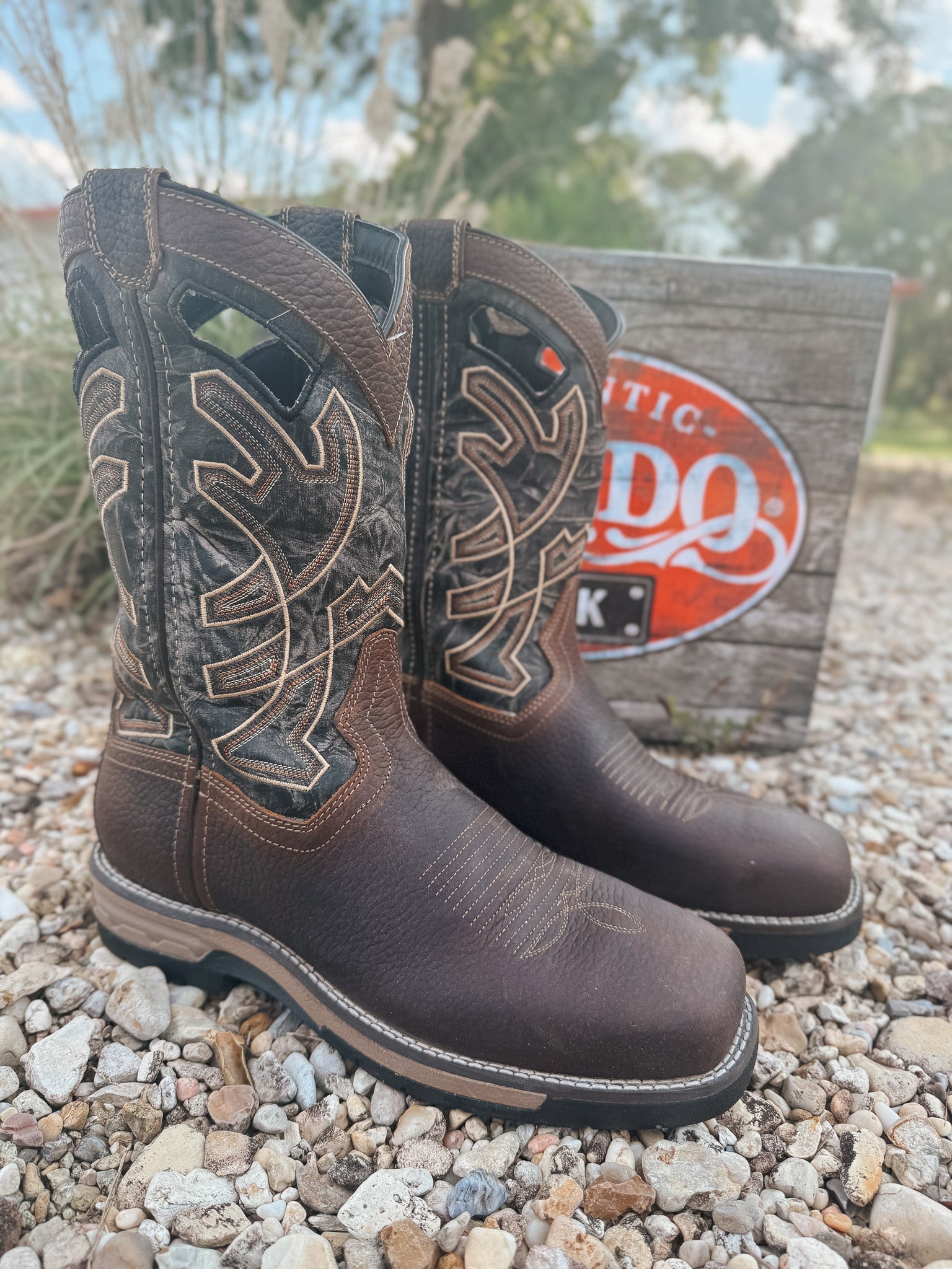 6910 | Laredo Nazca Square Steel Toe Work Boots