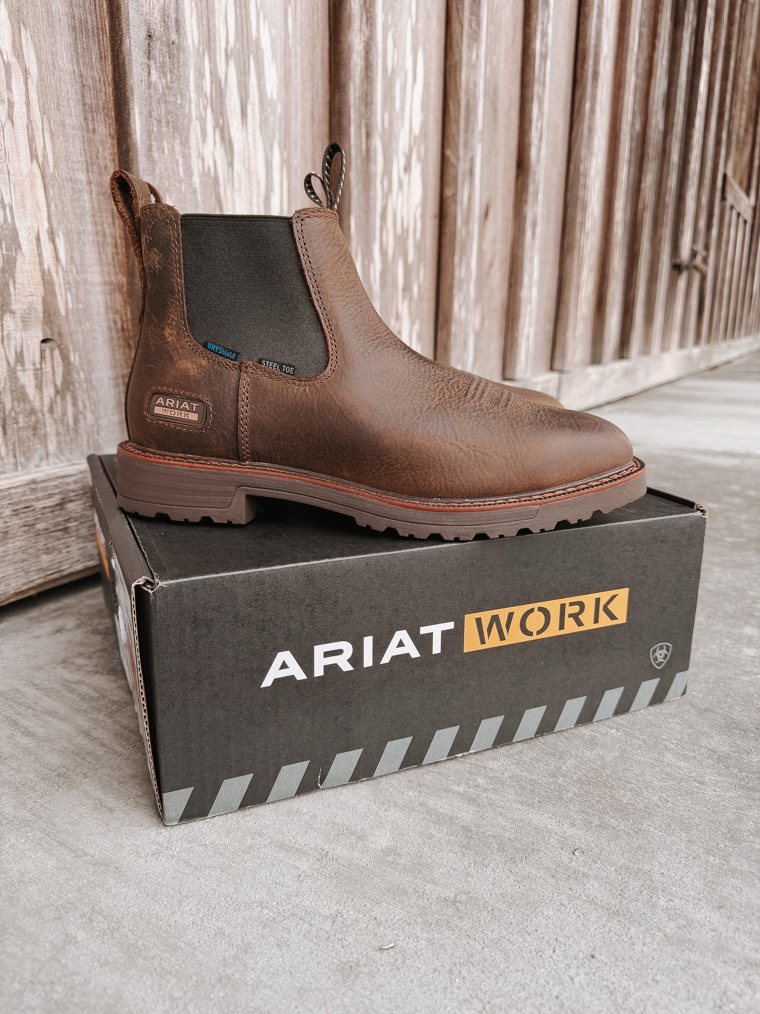 10074284 | Activator Chelsea Waterproof Wide Square Toe Steel Toe Work Boot