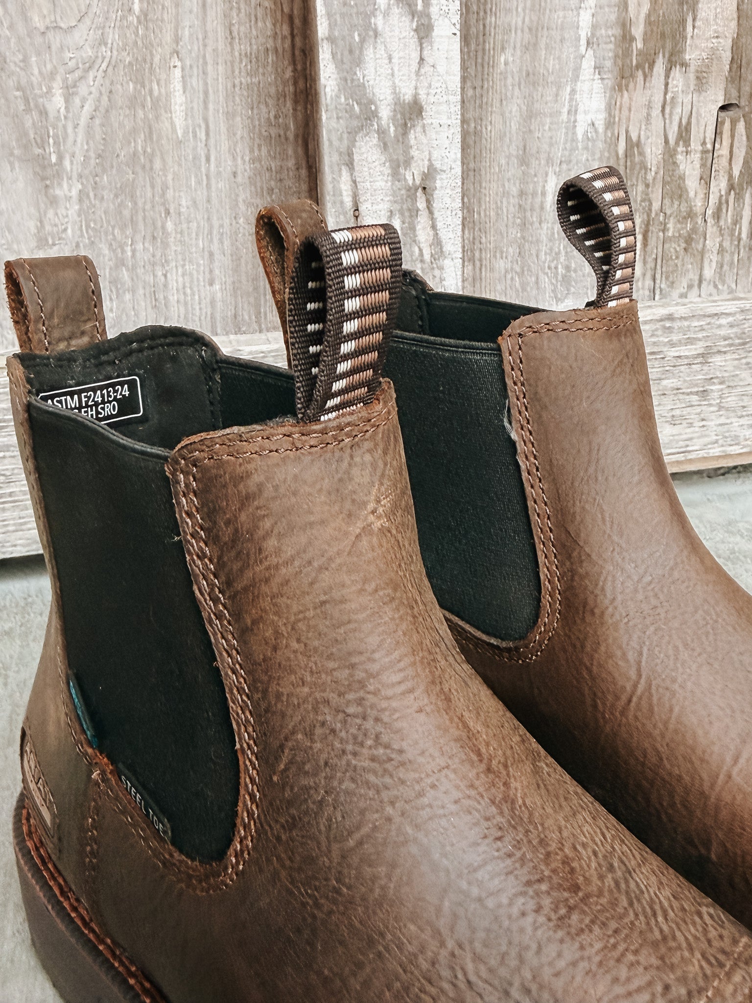 10074284 | Activator Chelsea Waterproof Wide Square Toe Steel Toe Work Boot