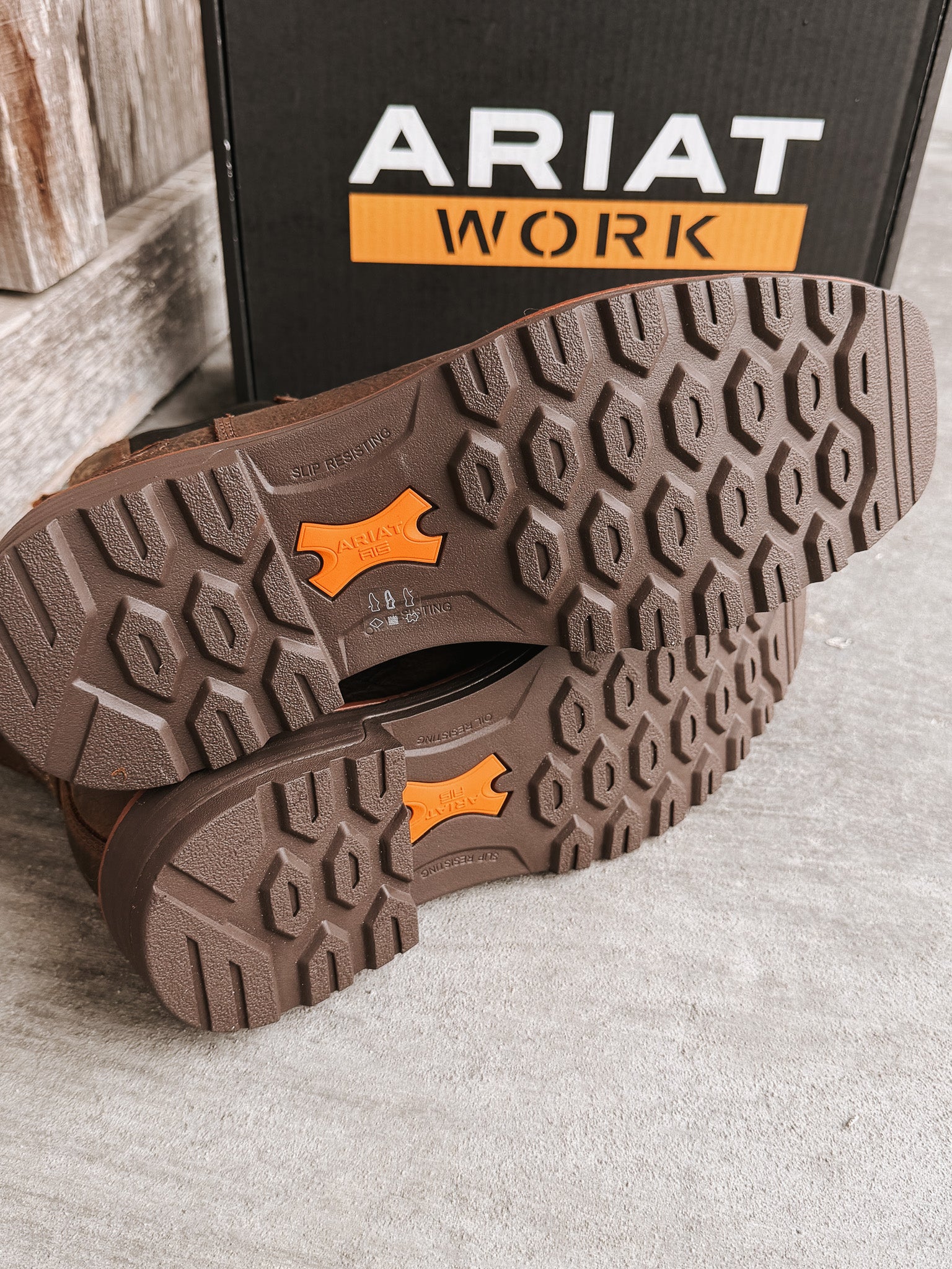 10074284 | Activator Chelsea Waterproof Wide Square Toe Steel Toe Work Boot