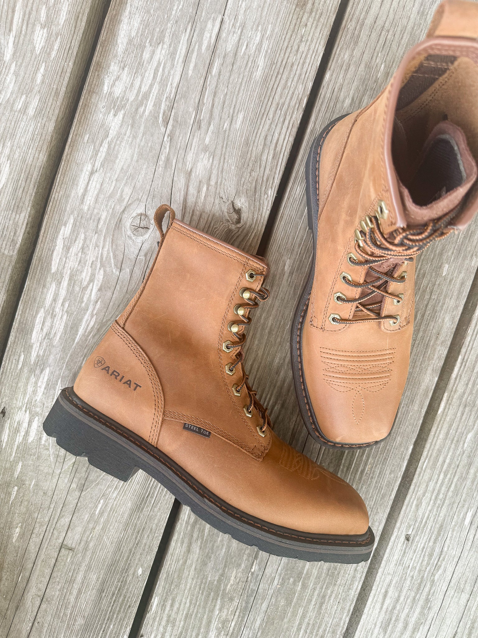 10011917 | Cascade 8" Wide Square Steel Toe Work Boots