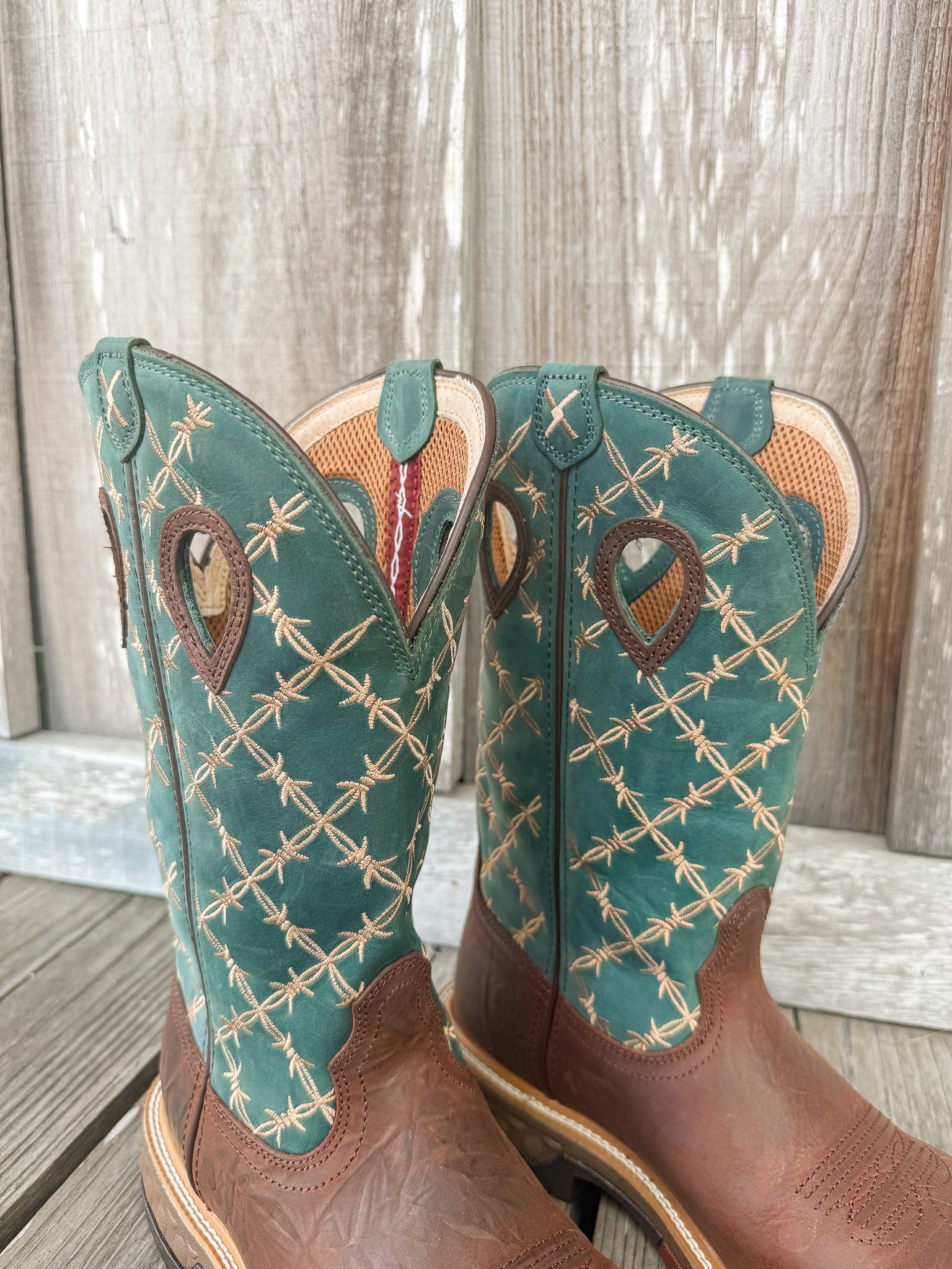 MXBN002 | Barbwire Embroidery Square Nano Composite Toe Work Boots