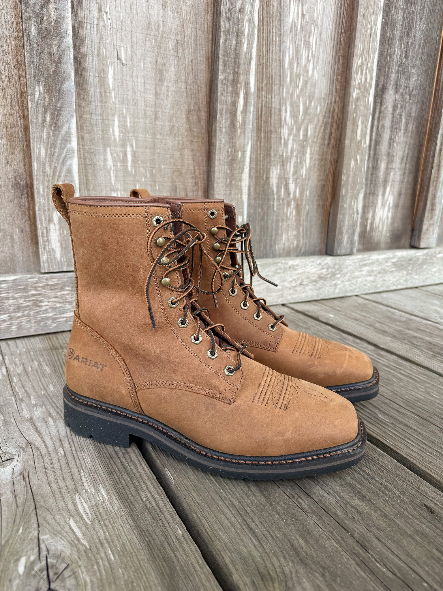 10011916 | Cascade 8" Wide Square Toe Work Boots