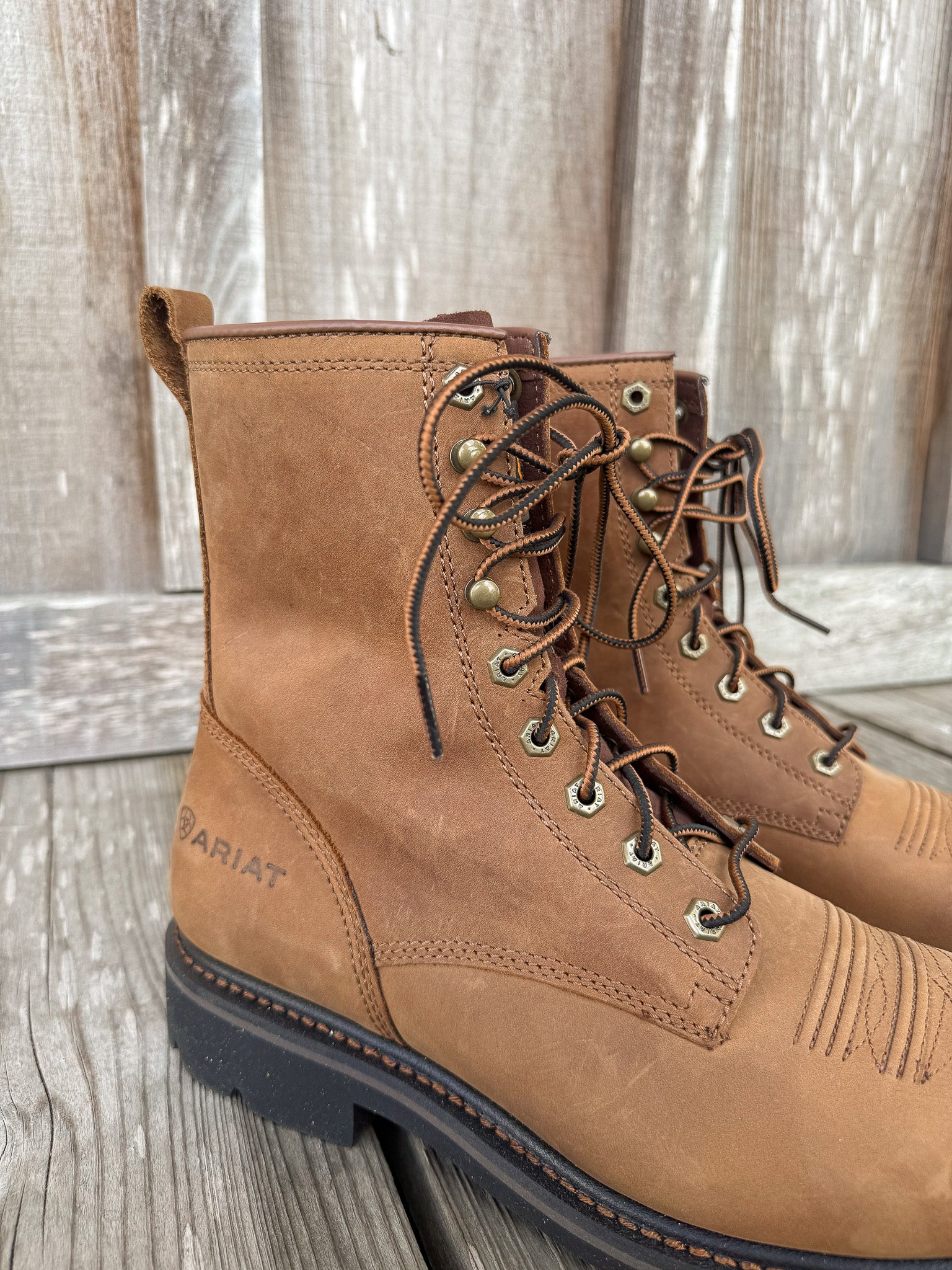 10011916 | Cascade 8" Wide Square Toe Work Boots