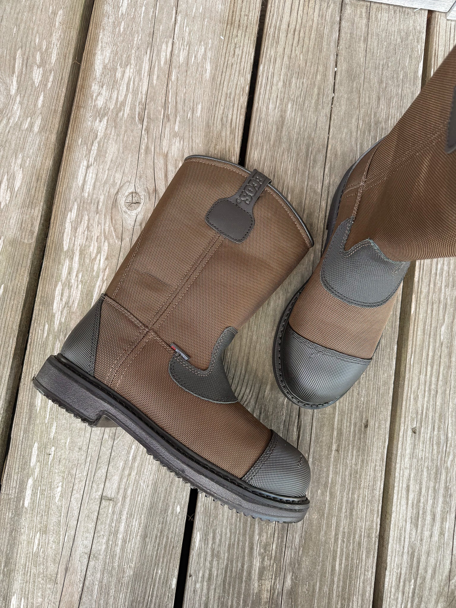 2499 | *Maxbond Waterproof Steel Toe Work Boots