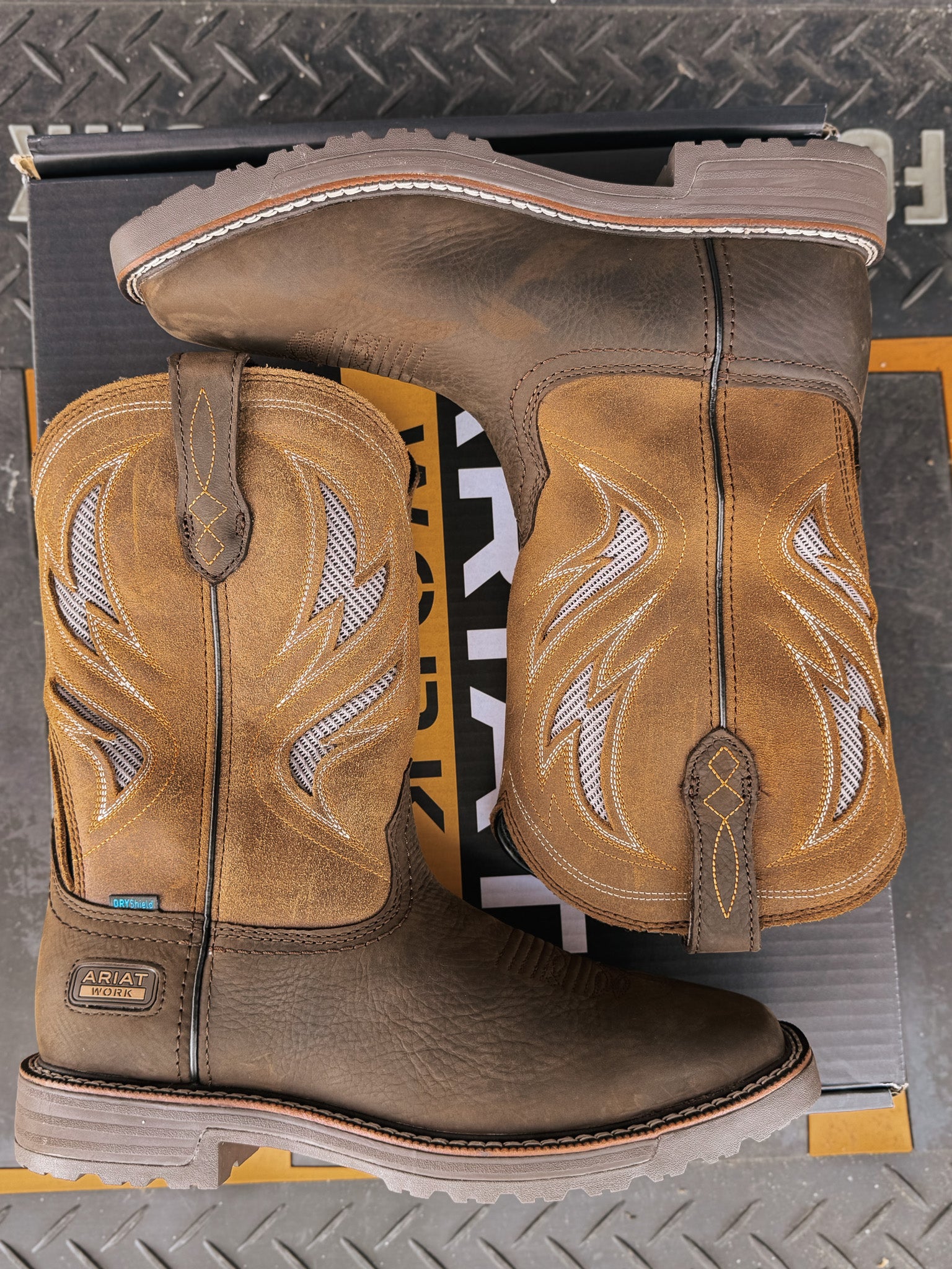 10061120 | Activator VentTEK Waterproof Square Toe Work Boots