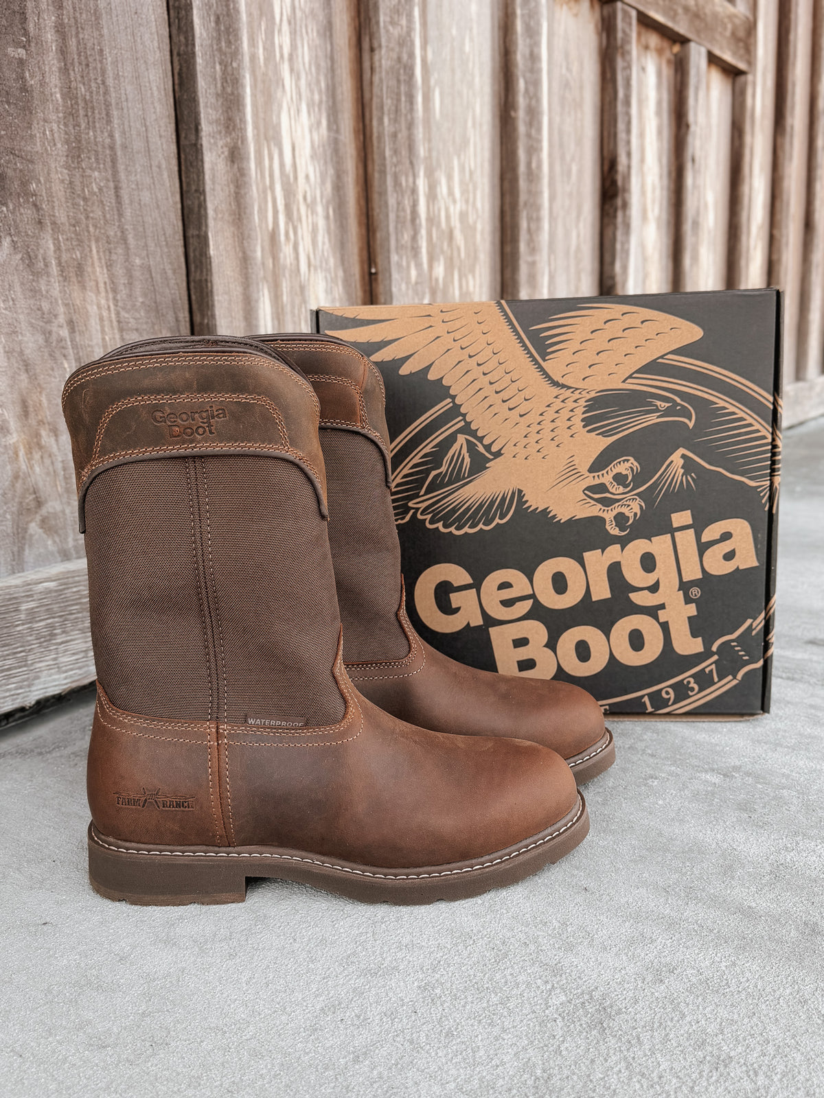 GB00762 | 11" Core 37 Farm & Ranch Round Toe Waterproof Boots