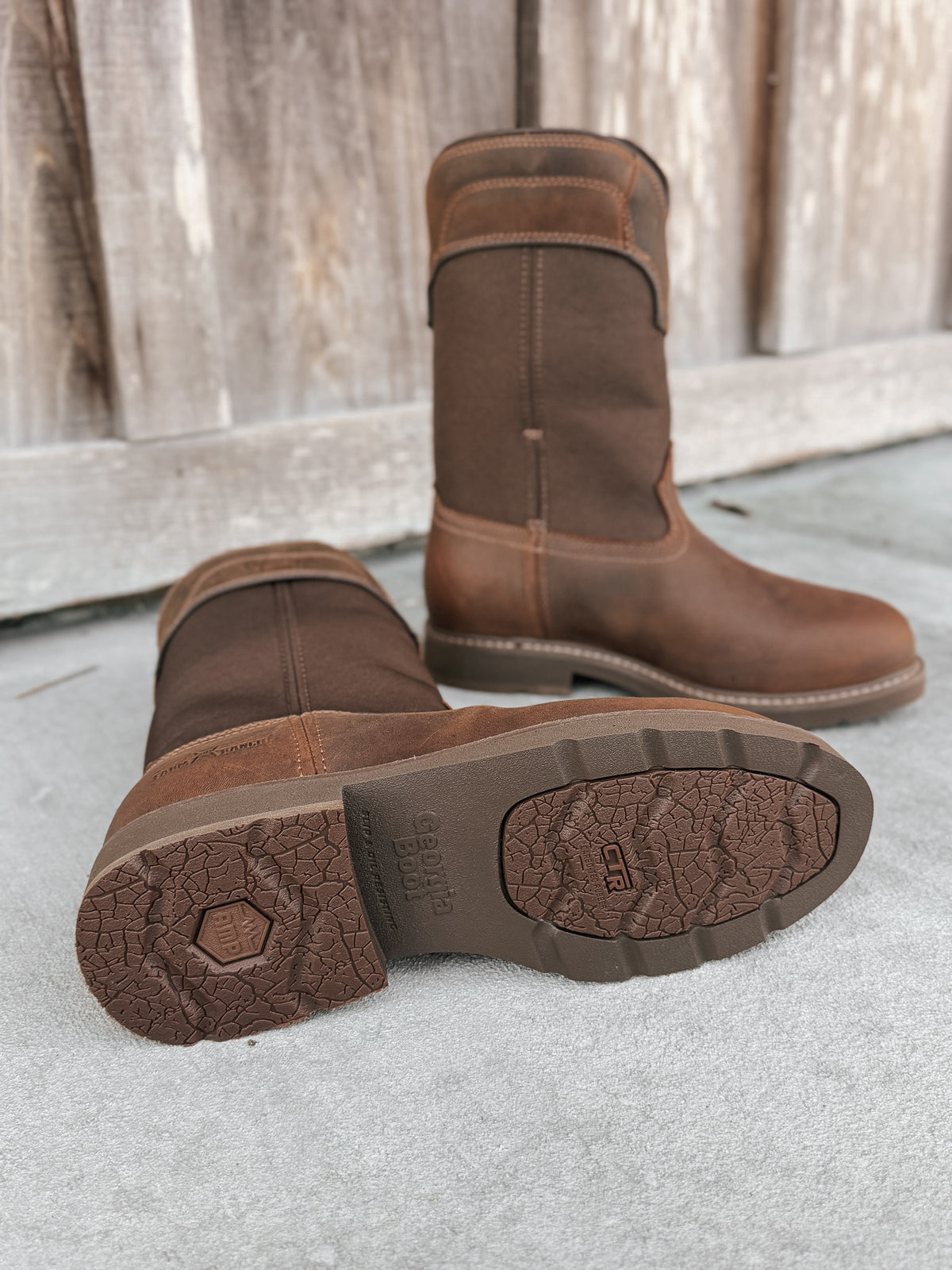 GB00762 | 11" Core 37 Farm & Ranch Round Toe Waterproof Boots