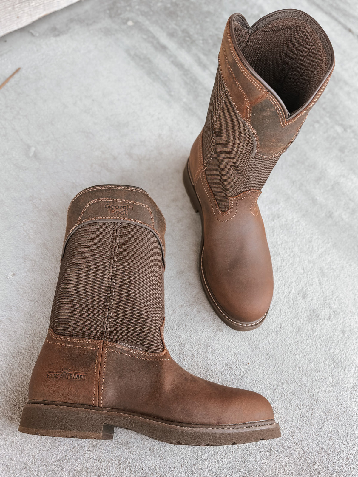 GB00762 | 11" Core 37 Farm & Ranch Round Toe Waterproof Boots
